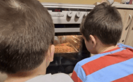 oczekiwanie na ciasto