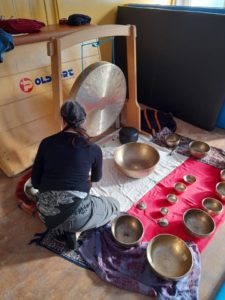 "Kąpiel w dźwiękach" - autorka