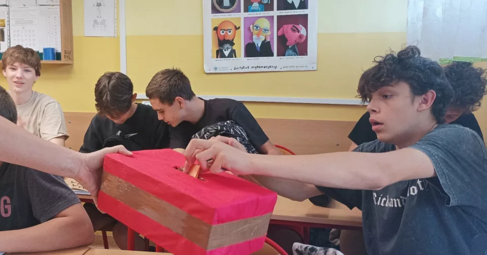 Głosowanie w wyborach SU