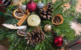 Tworzenie stroików świątecznych 2025